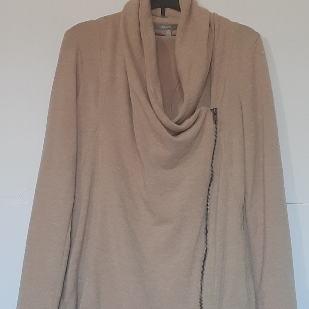 Women's Medium Sweet Rain Zip up Jacket Blouse.